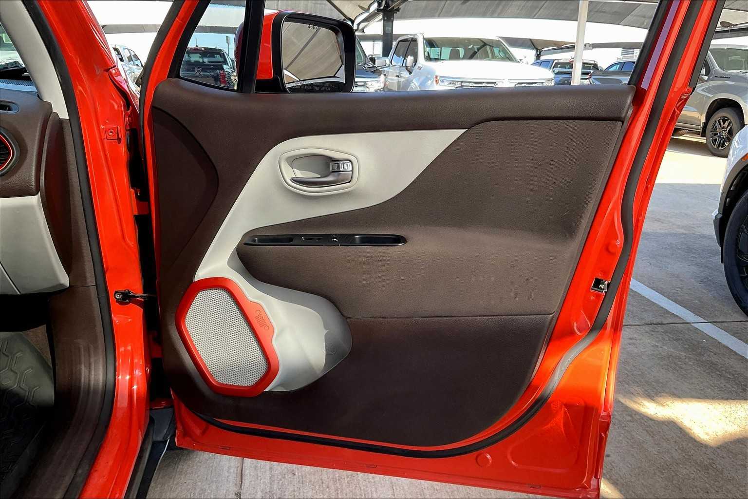 2015 Jeep Renegade Latitude photo 20