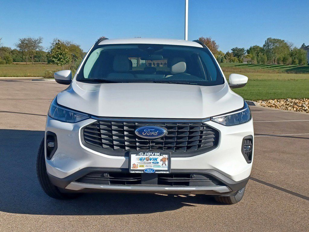 2023 Ford Escape Plug-In Hybrid photo 3
