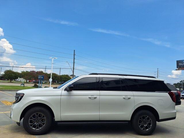 2025 Ford Expedition MAX photo 2