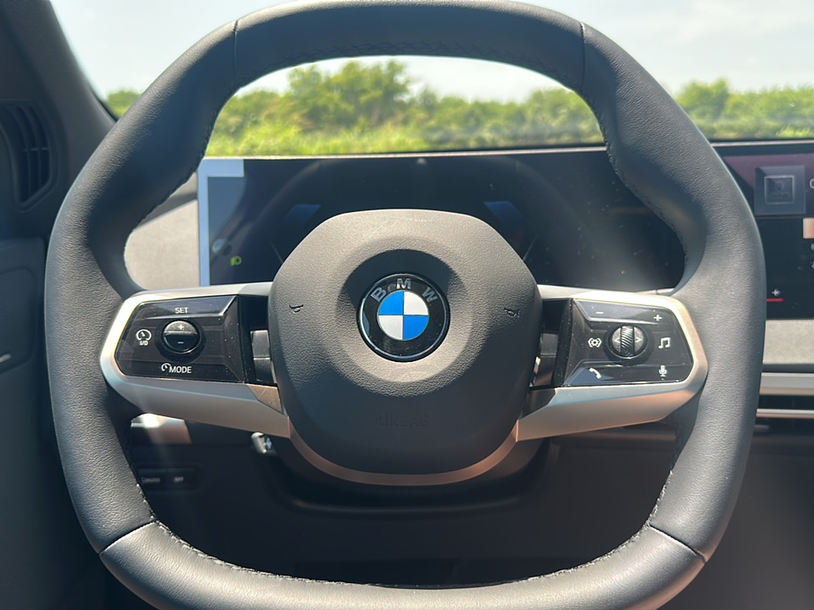 2026 Bmw iX photo 12