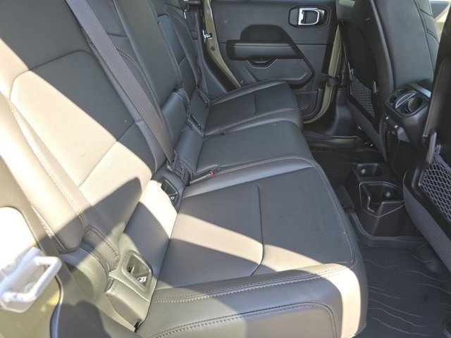 2025 Jeep Gladiator Sport photo 26