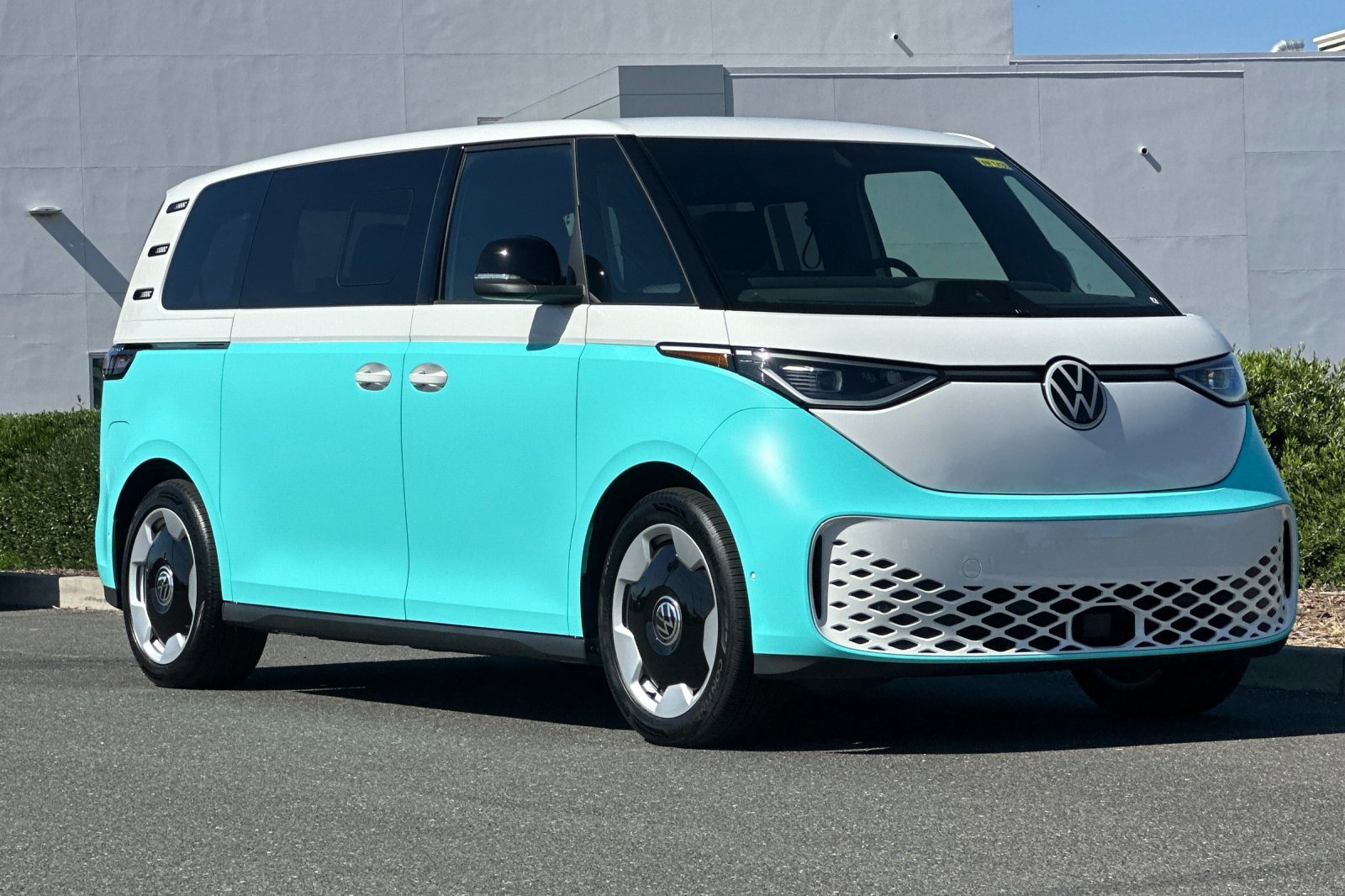 2025 Volkswagen ID. Buzz Pro S photo 2