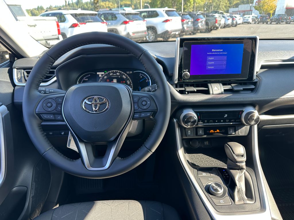 2025 Toyota RAV4 Hybrid XLE photo 15