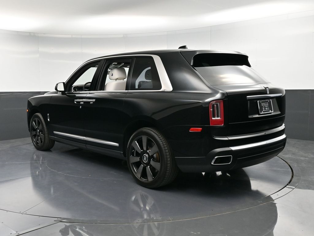 2022 Rolls Royce Cullinan RR31 photo 2