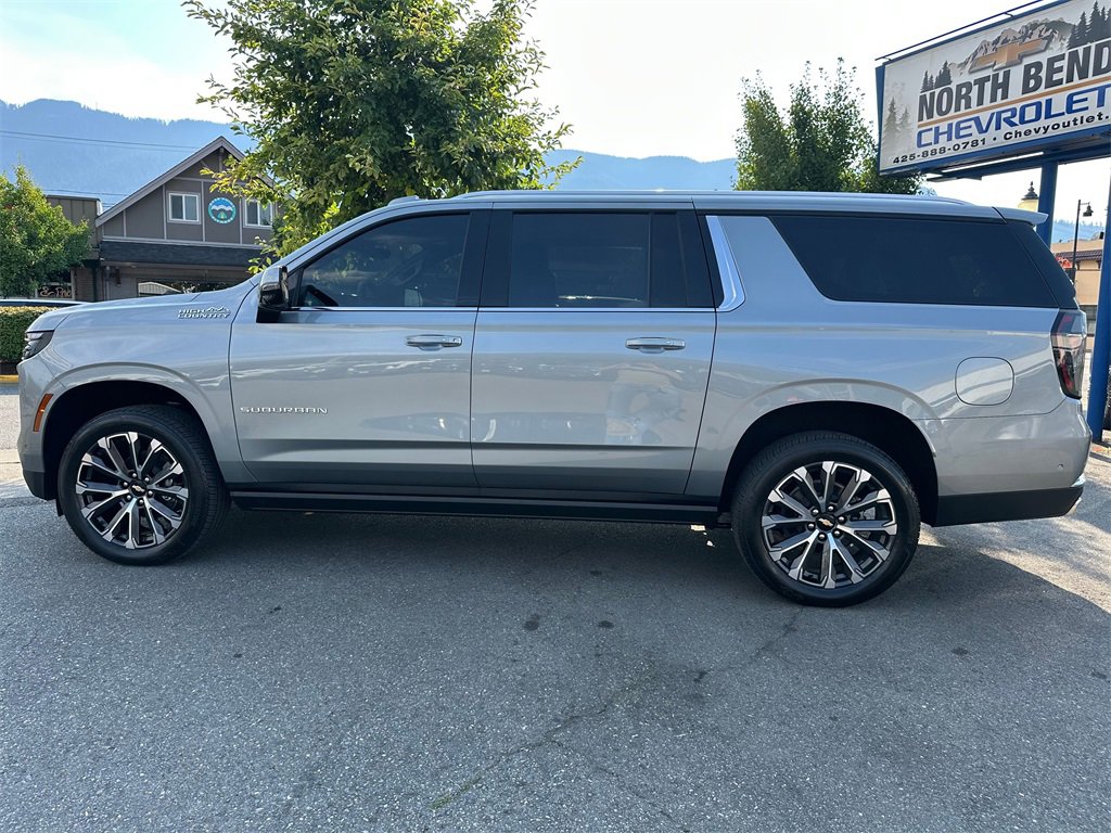 2025 Chevrolet Suburban High Country photo 8