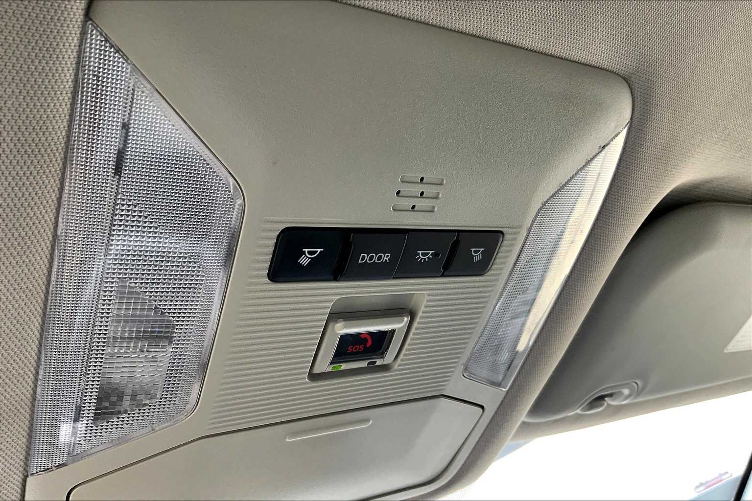 2025 Toyota RAV4 LE photo 29