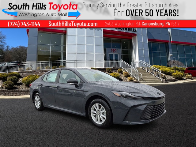 2026 Toyota Camry LE's photo