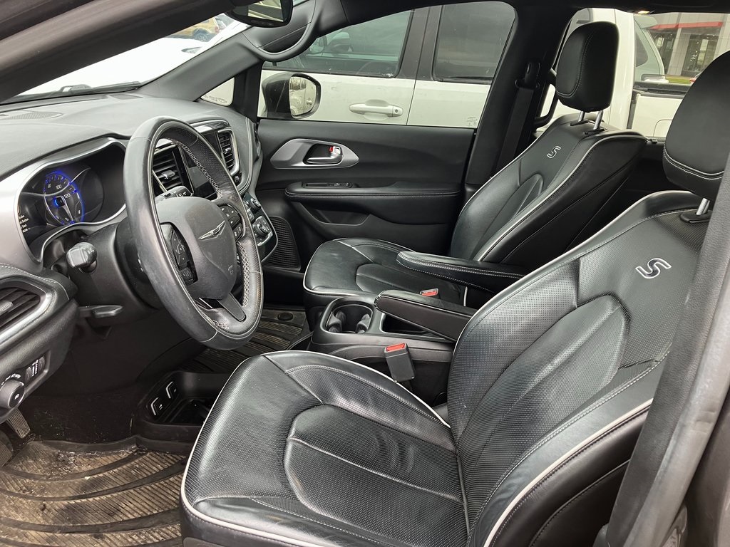 2019 Chrysler Pacifica Limited photo 2