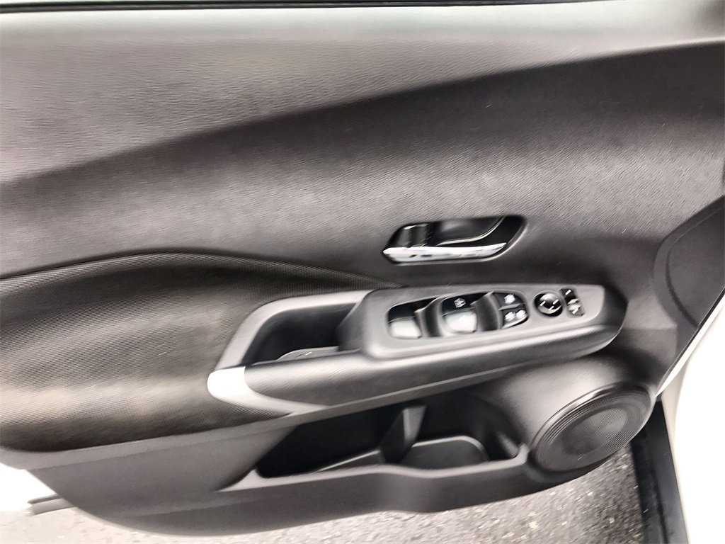 2024 Nissan Kicks SV photo 13