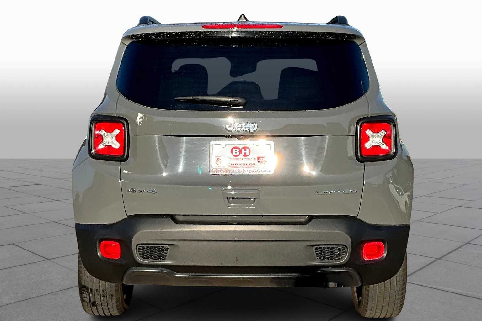 2022 Jeep Renegade Limited photo 5