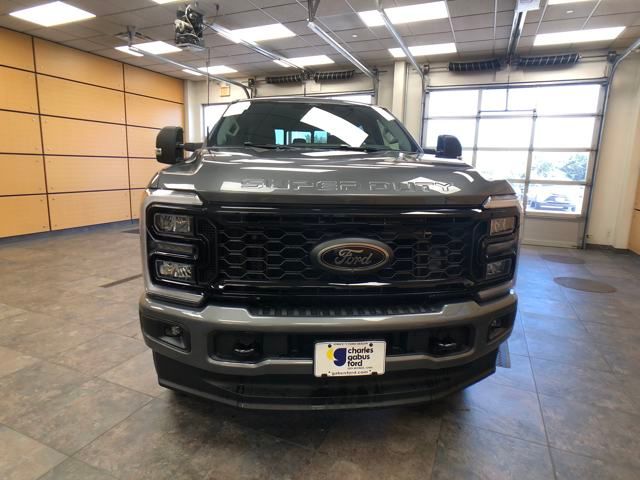 2026 Ford F-250 photo 2