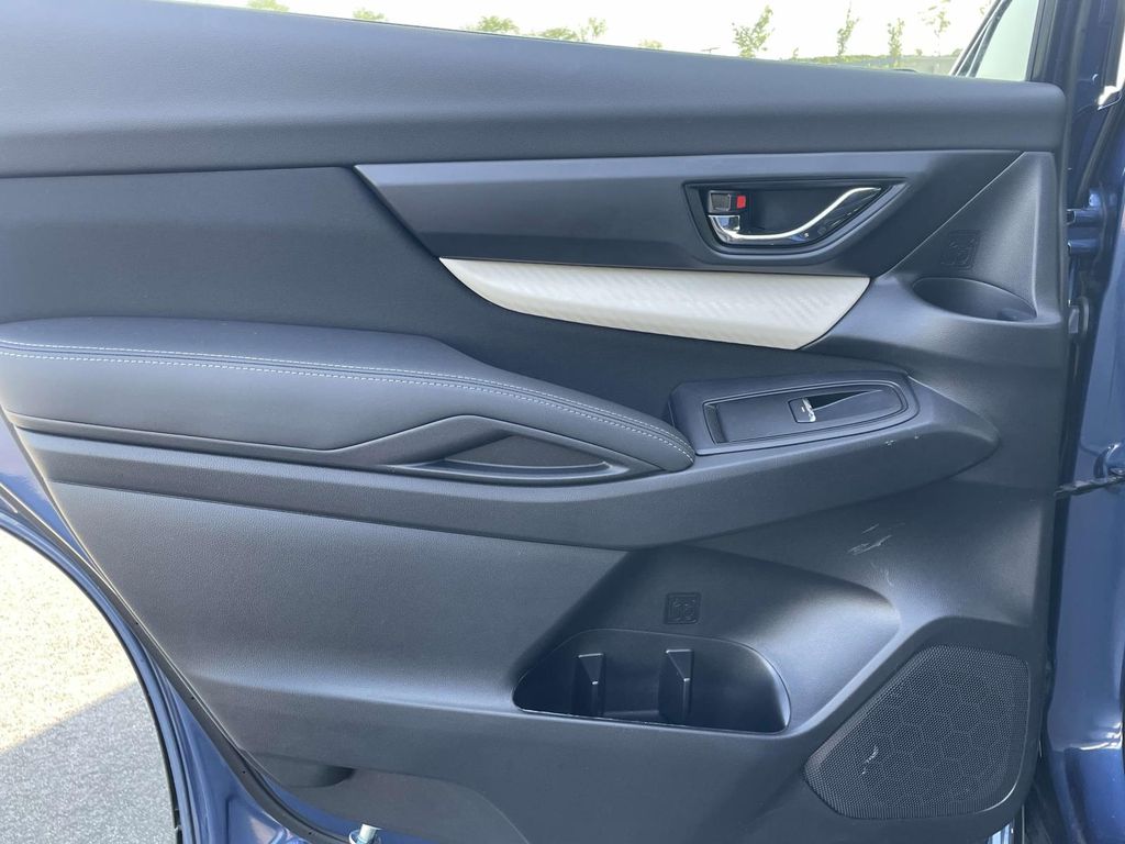 2022 Subaru Ascent Premium photo 2