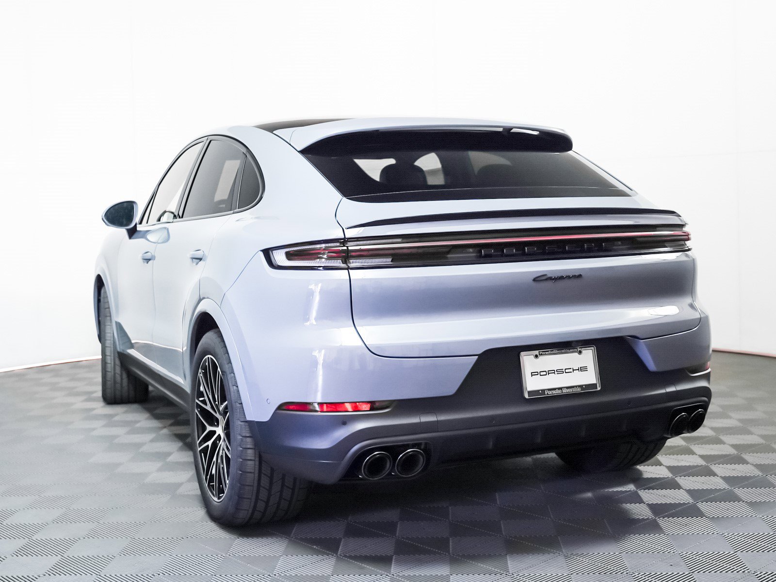 2025 Porsche Cayenne Coupe photo 3