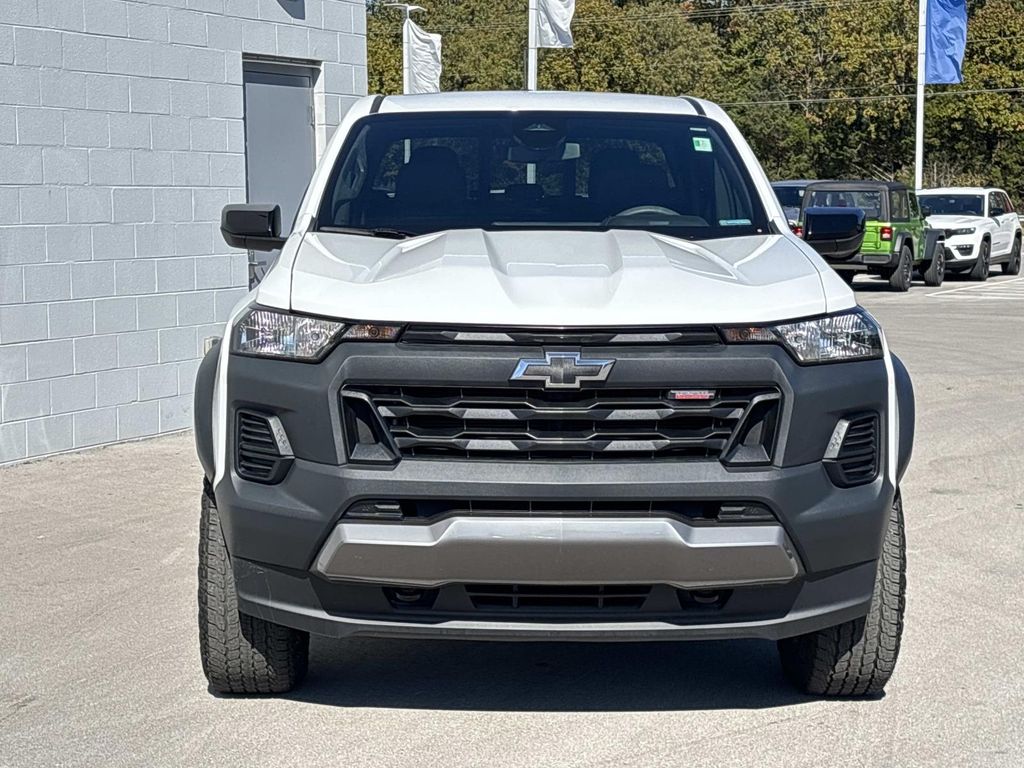 2023 Chevrolet Colorado Trail Boss photo 2