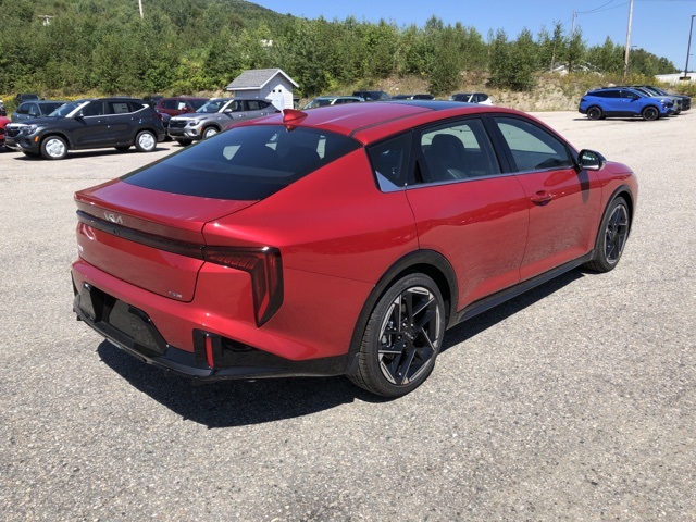 2025 Kia K4 GT-Line photo 3