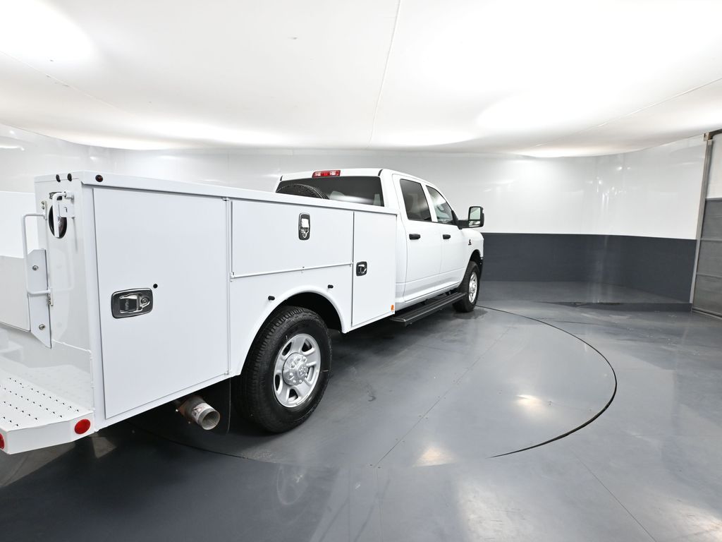 2024 Ram 3500 Tradesman photo 4