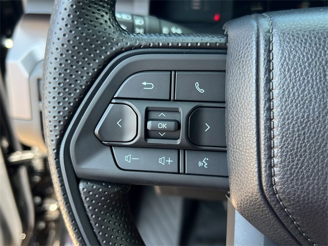 2025 Toyota Tacoma SR5 4x4 Double Cab photo 16