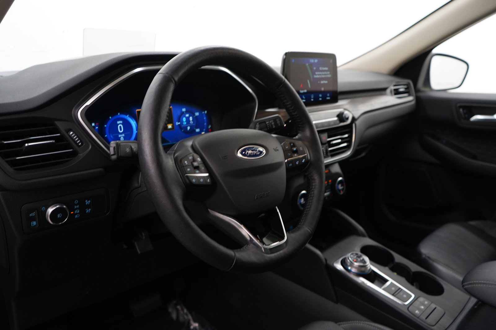 2020 Ford Escape Titanium Hybrid photo 16