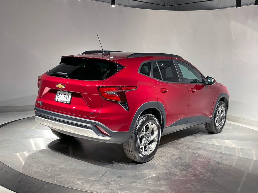2024 Chevrolet Trax LT photo 7