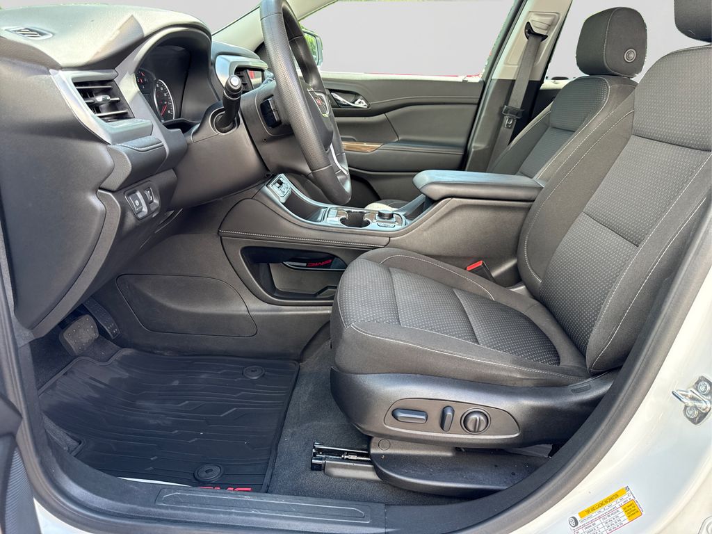 2023 Gmc Acadia SLE photo 9