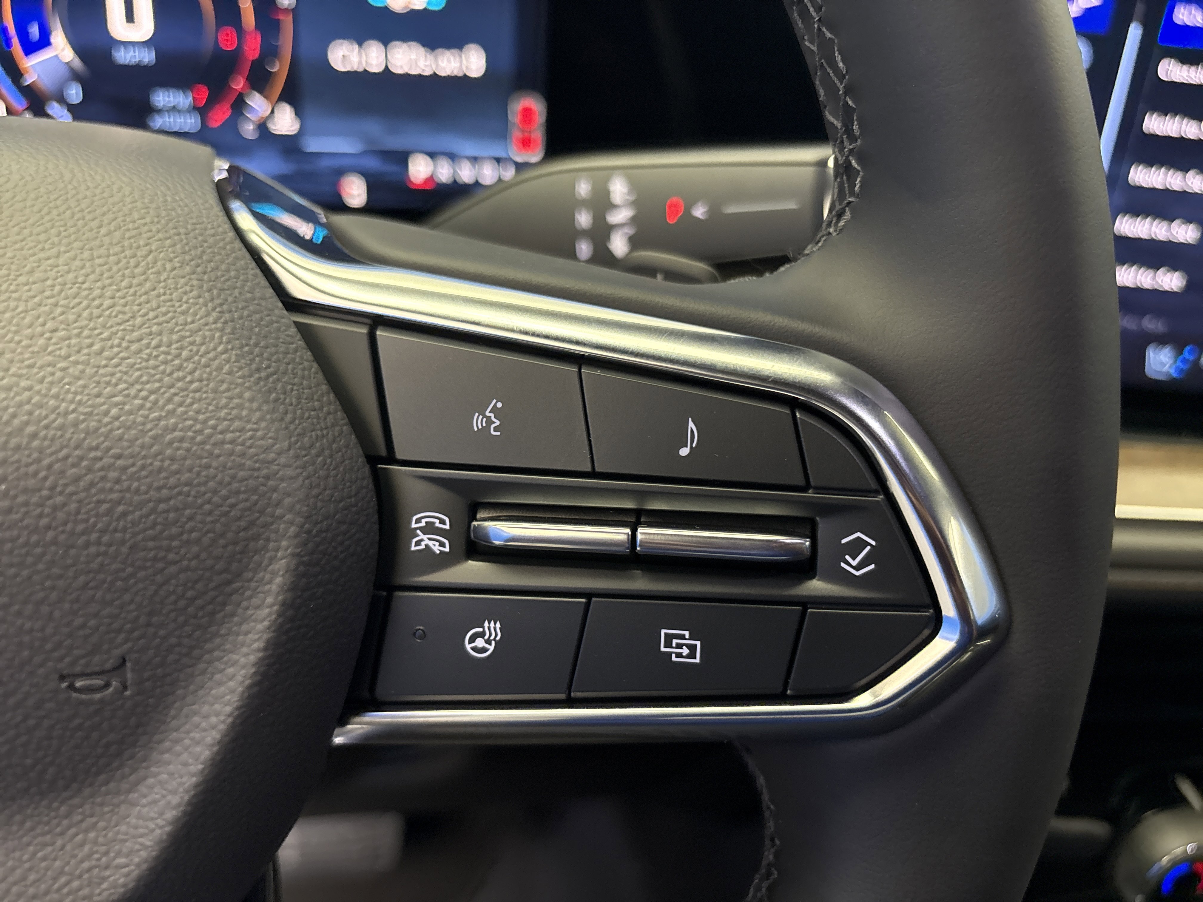 2025 Chevrolet Suburban High Country photo 4