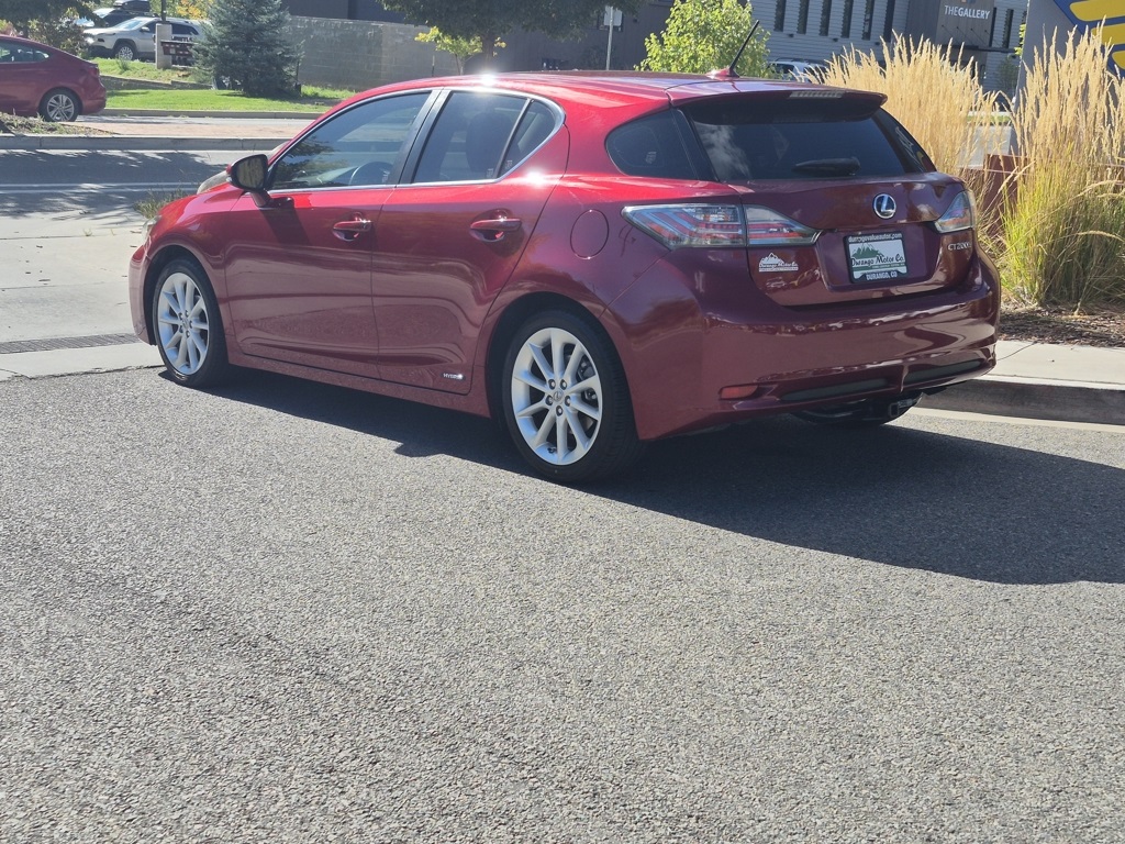 2011 Lexus CT 200h photo 4