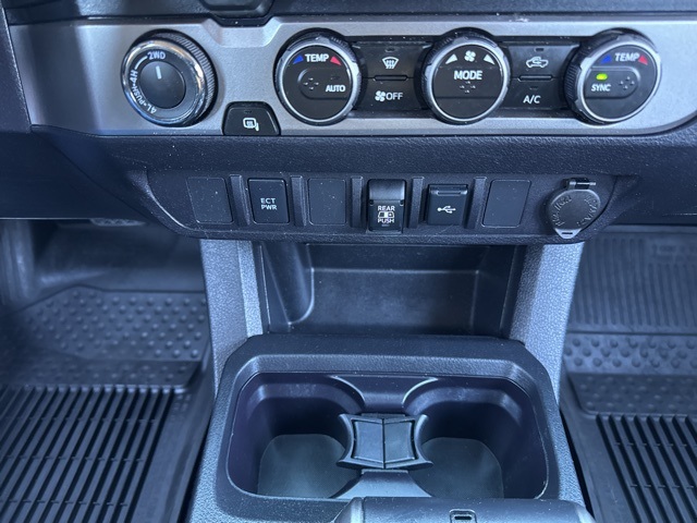 2022 Toyota Tacoma SR5 photo 30