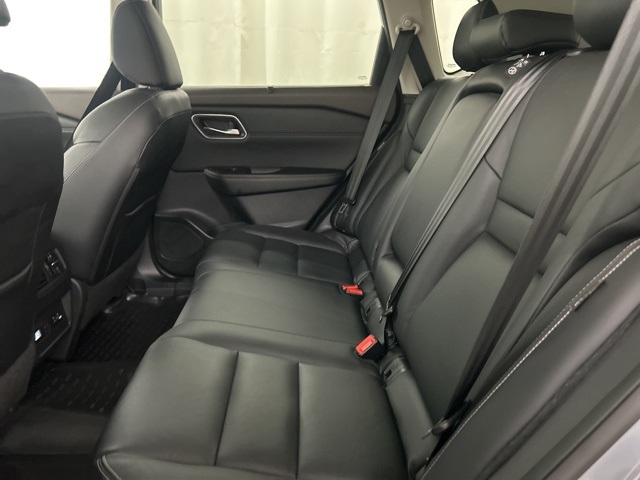 2021 Nissan Rogue SL photo 25