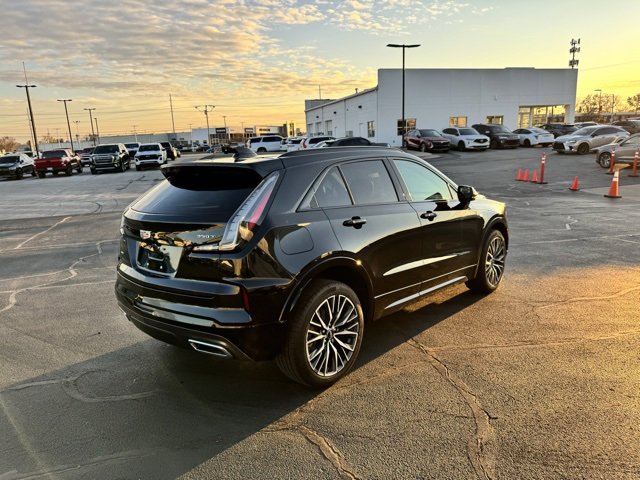 2024 Cadillac XT4 Sport photo 3