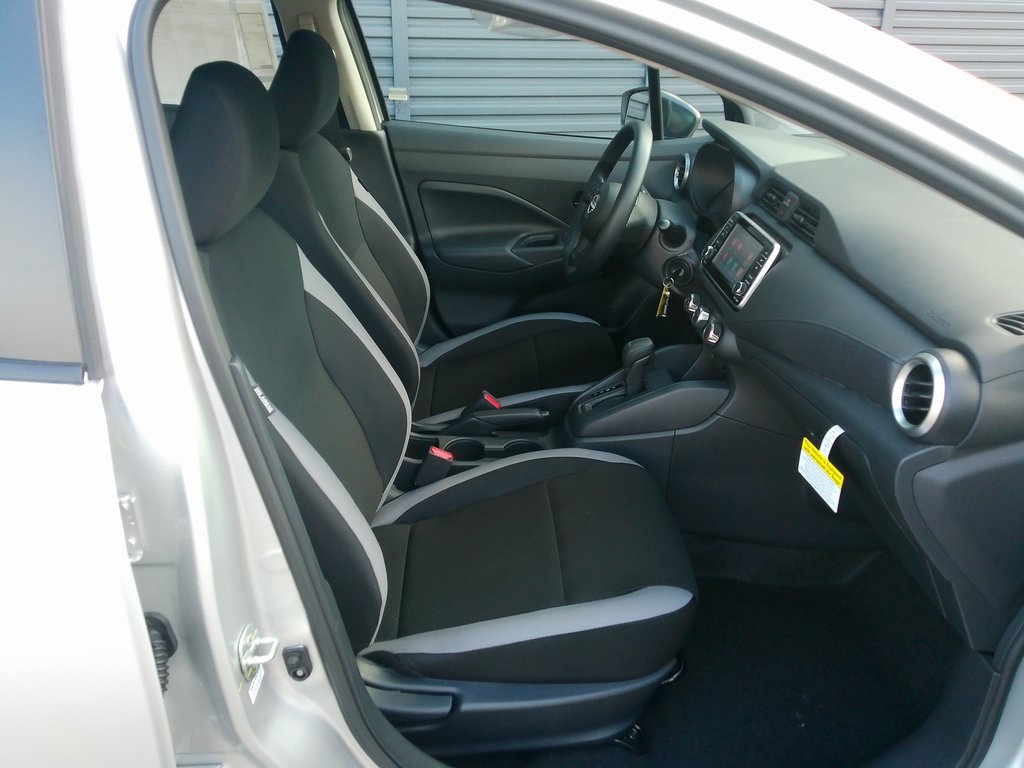 2025 Nissan Versa S photo 11