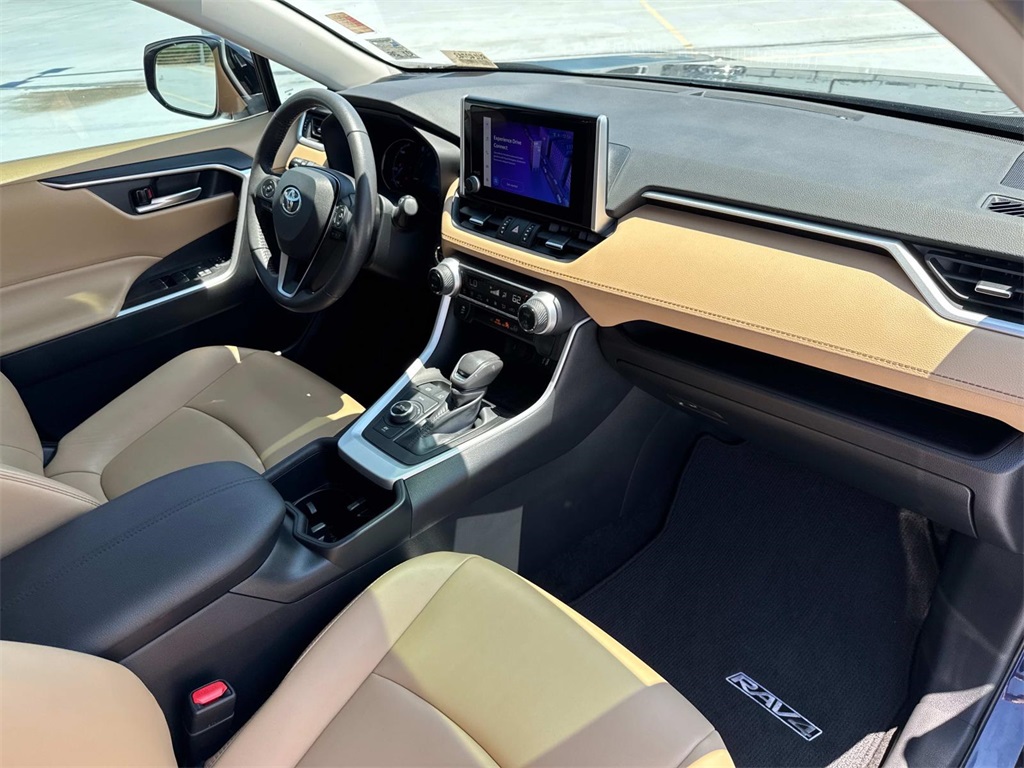 2024 Toyota RAV4 Hybrid XLE Premium photo 7