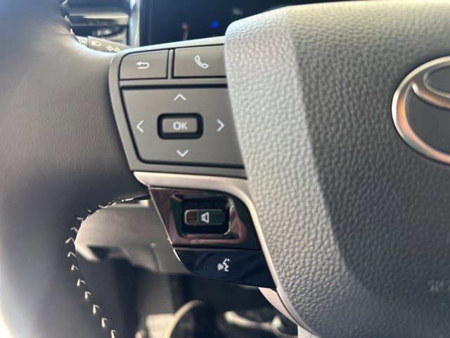 2025 Toyota Camry SE photo 15