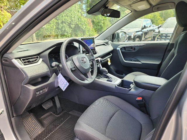 2025 Toyota RAV4 LE photo 12