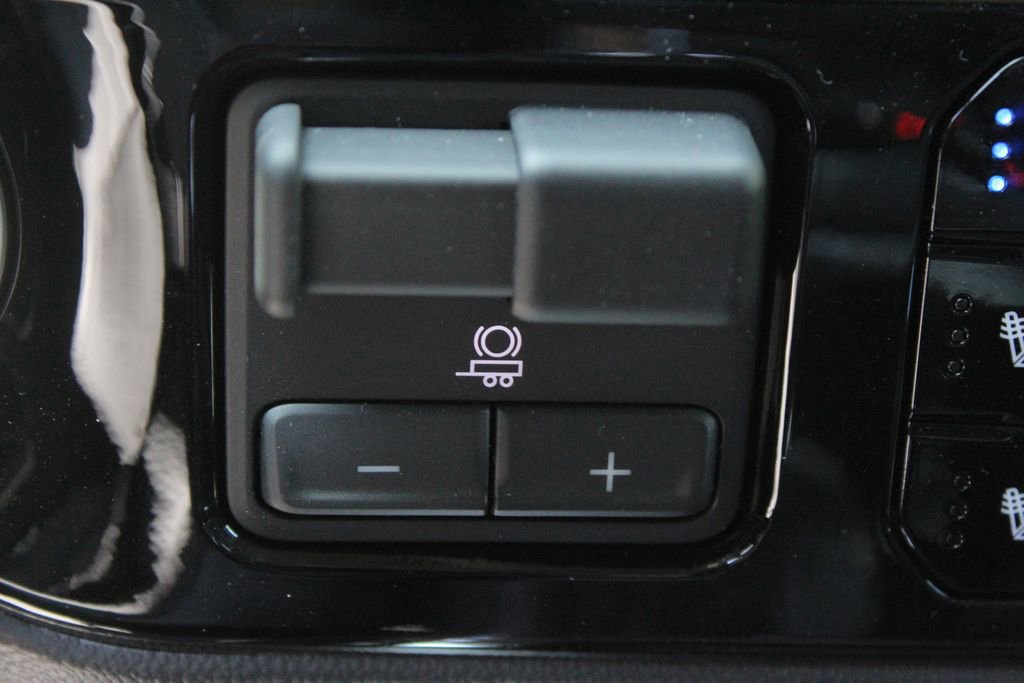 2025 Chevrolet Silverado 1500 LTZ photo 22
