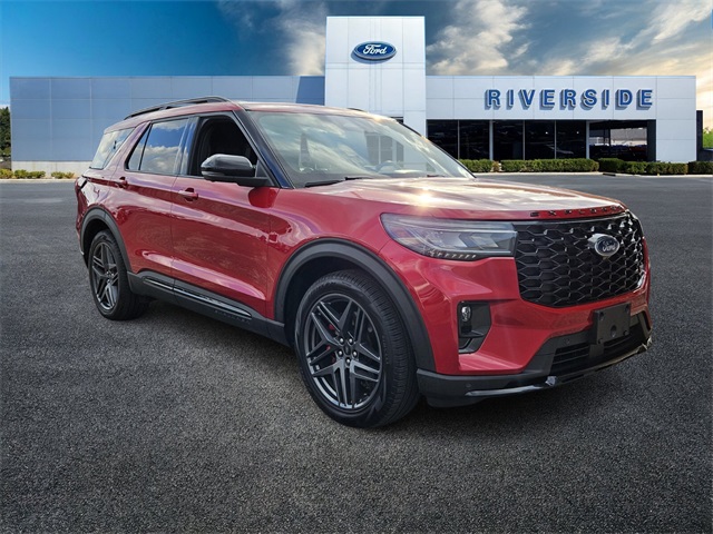 2025 Ford Explorer ST's photo