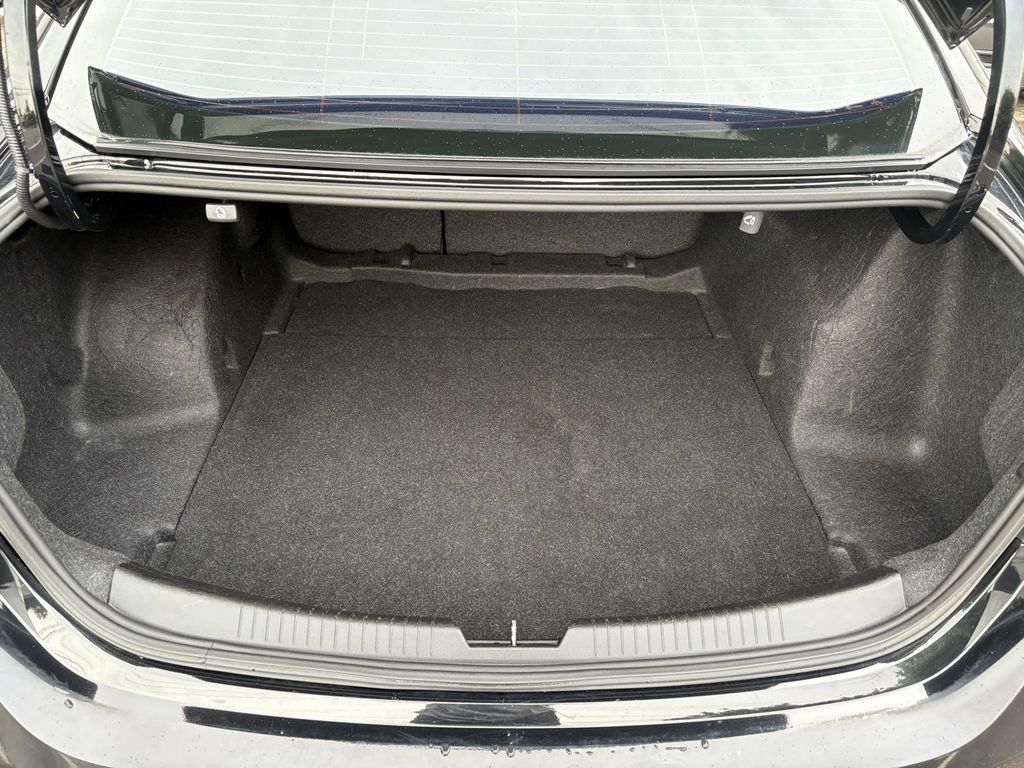 2020 Chevrolet Malibu LS photo 29