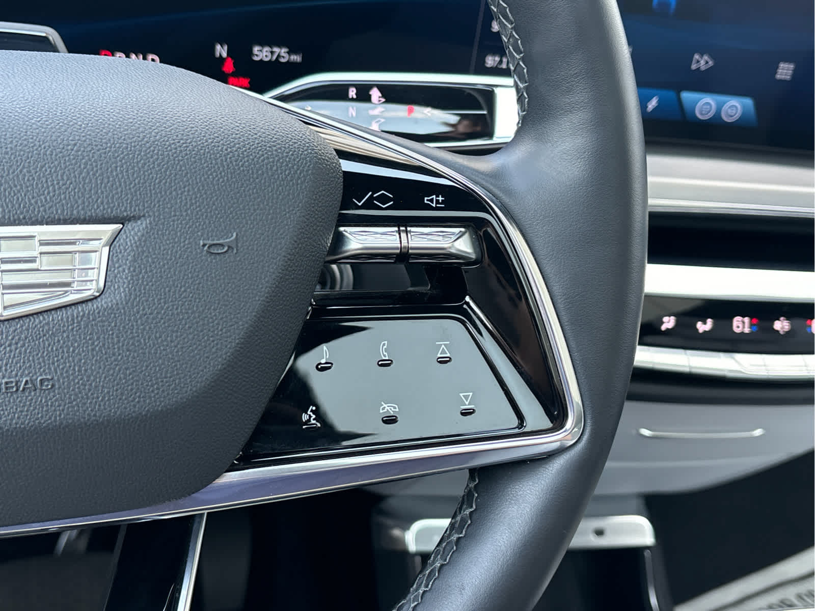 2023 Cadillac Lyriq Luxury photo 11