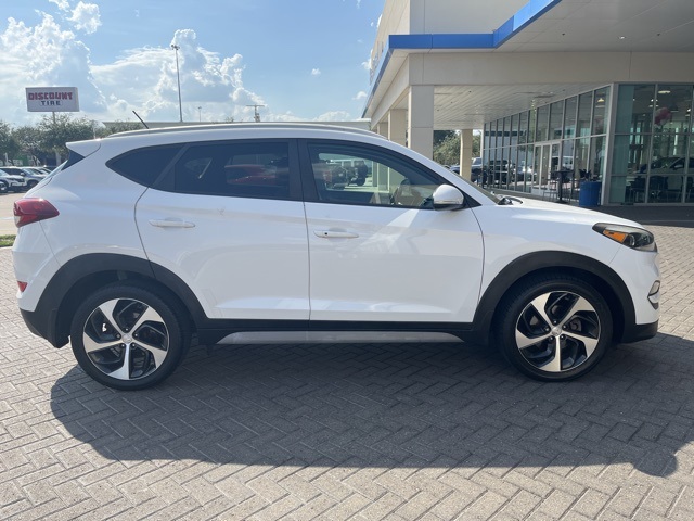 2017 Hyundai Tucson Sport photo 3