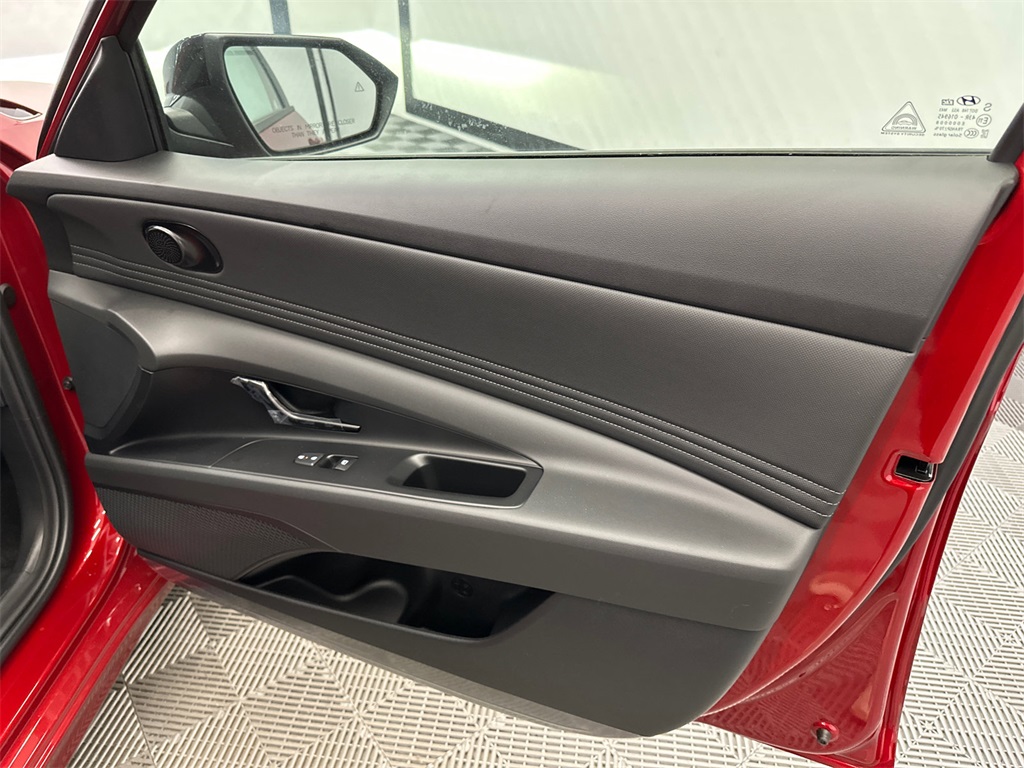 2025 Hyundai Elantra Hybrid SEL Sport photo 14
