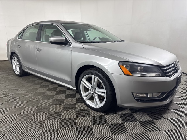 2013 Volkswagen Passat SEL