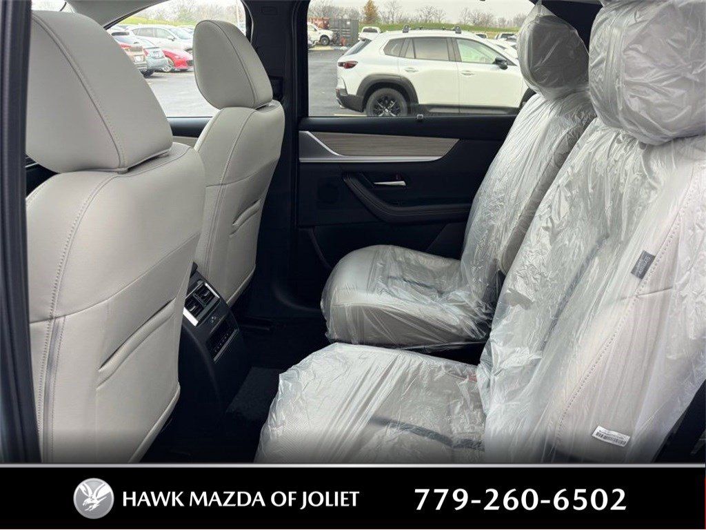 2025 MAZDA CX-90 - Image 13