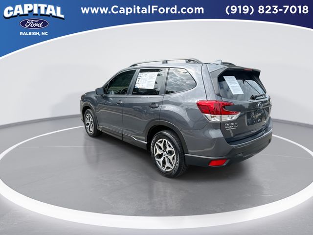 2023 Subaru Forester Premium photo 6
