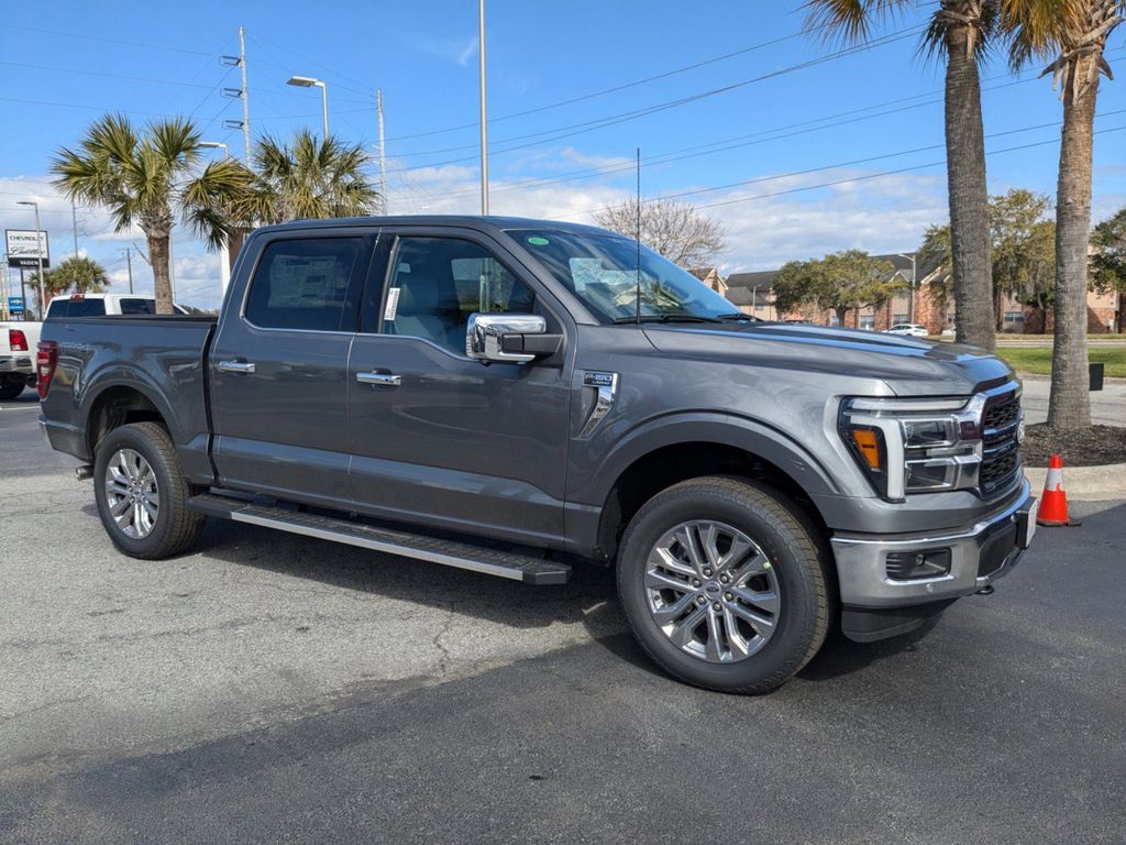 2025 Ford F-150 Lariat photo 2