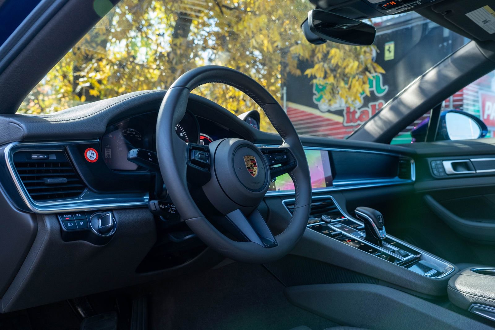 2023 Porsche Panamera 4 Platinum photo 4