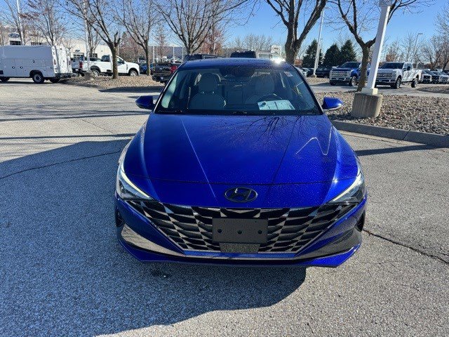 2023 Hyundai Elantra Limited photo 2
