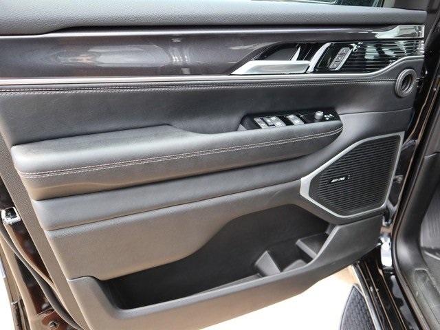2024 Jeep Wagoneer Base photo 17