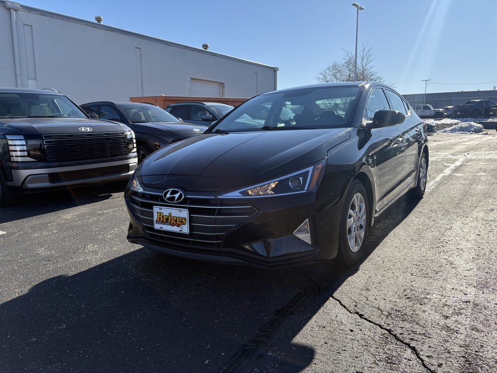 2019 Hyundai Elantra SE's photo