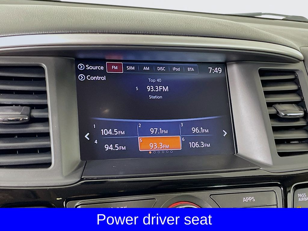 2017 Nissan Pathfinder SV photo 13