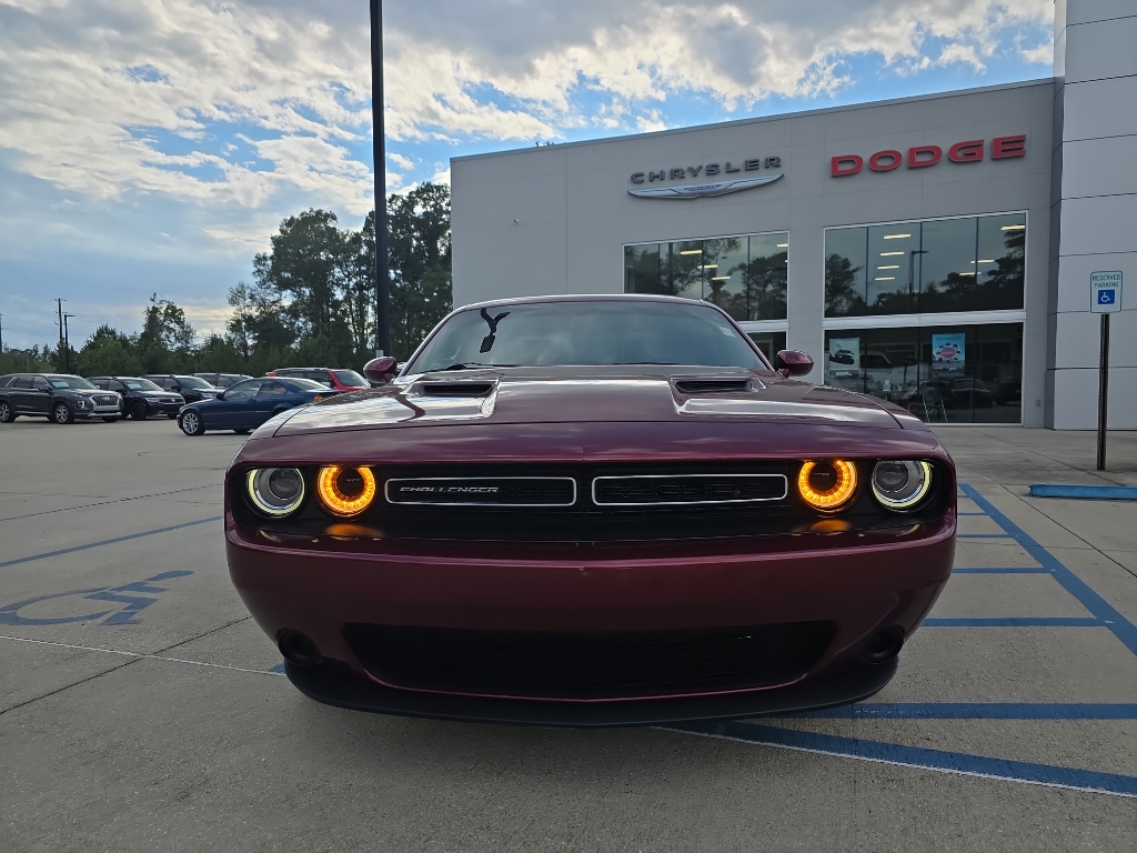 2019 Dodge Challenger SXT photo 2