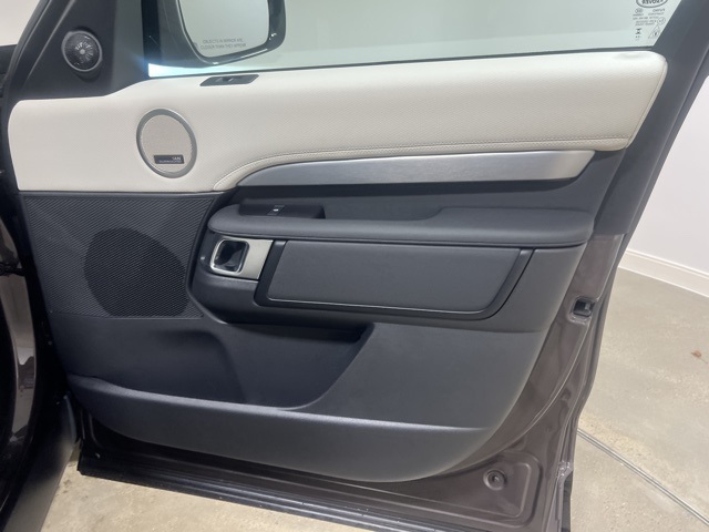 2025 Land Rover Discovery SE photo 22